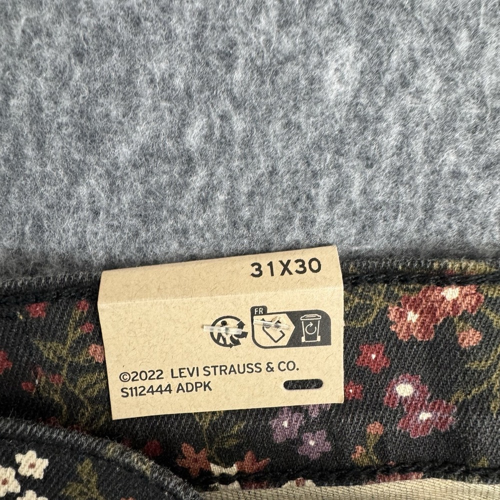 Levi's 314 Shaping Straight Floral Jeans Women's 31x30 Mid‎ Rise NWT HyperSoft - Picture 4 of 15